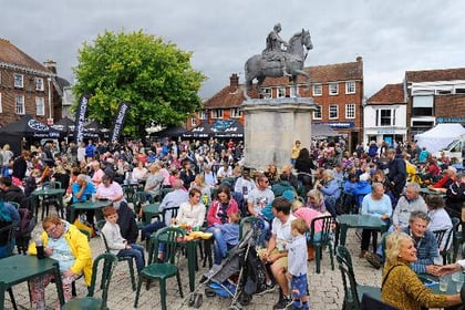 Scallywags ahoy as pirates take over Petersfield at summer festival