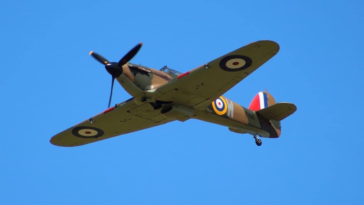 Spitfire to fly over 50th anniversary Frensham Fayre this month ...