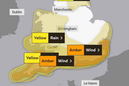 Storm Ciarán: Amber weather warning in place for 'very strong winds'