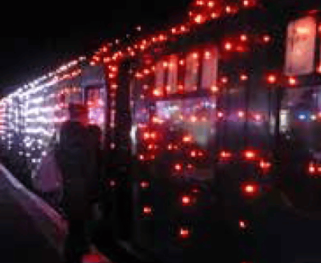 Video: Alresford Christmas lantern procession a dazzling experience