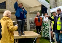 Open gardens in full bloom with Sandi Toksvig 