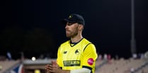 Hampshire batter Weatherley signs new contract